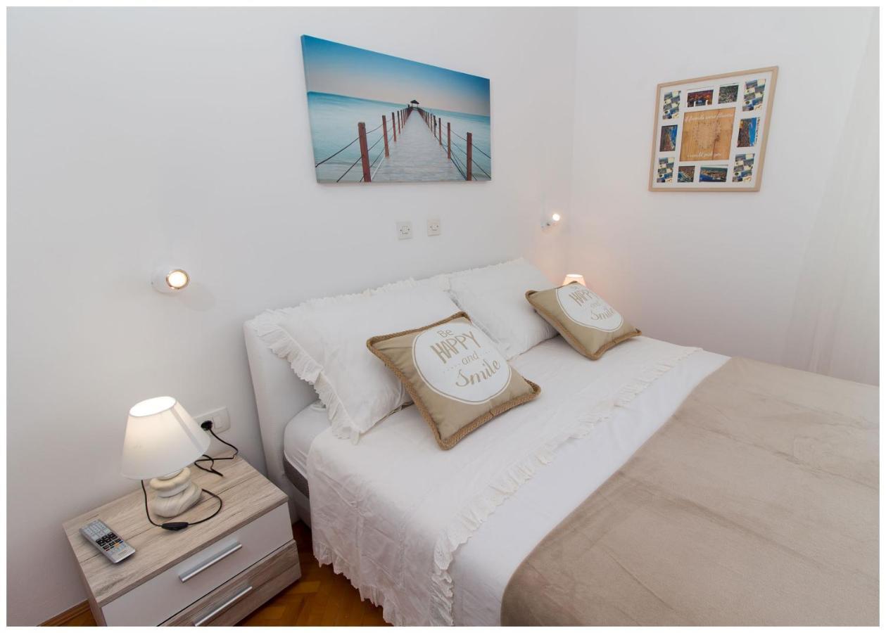 Large Apartment Between Split And Trogir Kastela Exterior photo