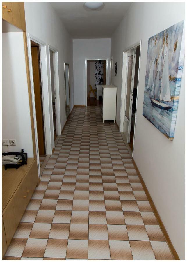 Large Apartment Between Split And Trogir Kastela Exterior photo