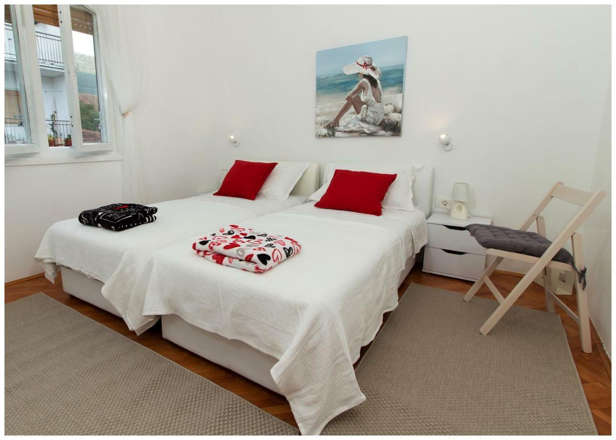 Large Apartment Between Split And Trogir Kastela Exterior photo