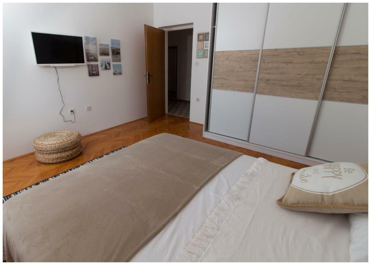 Large Apartment Between Split And Trogir Kastela Exterior photo
