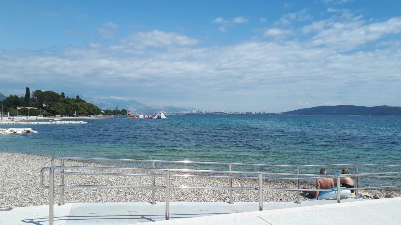 Large Apartment Between Split And Trogir Kastela Exterior photo